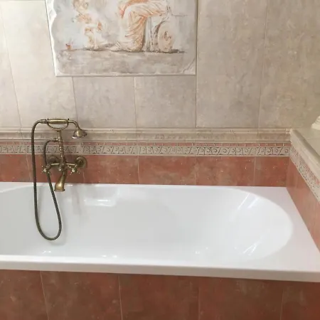 לינה וארוחת בוקר La Pietra